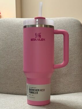 BRAND NEW IN BOX | Stanley | Peony Pink | Quencher H2.0 Tumbler | 40oz
